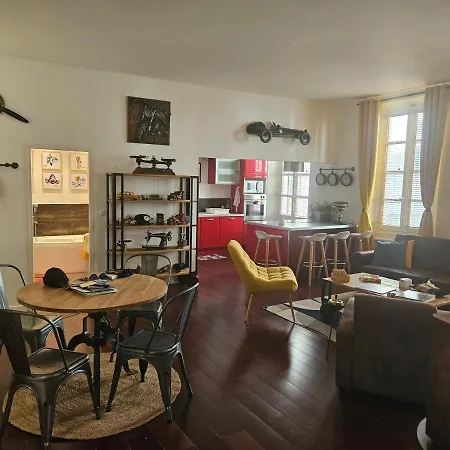 Le 24 Apartment *